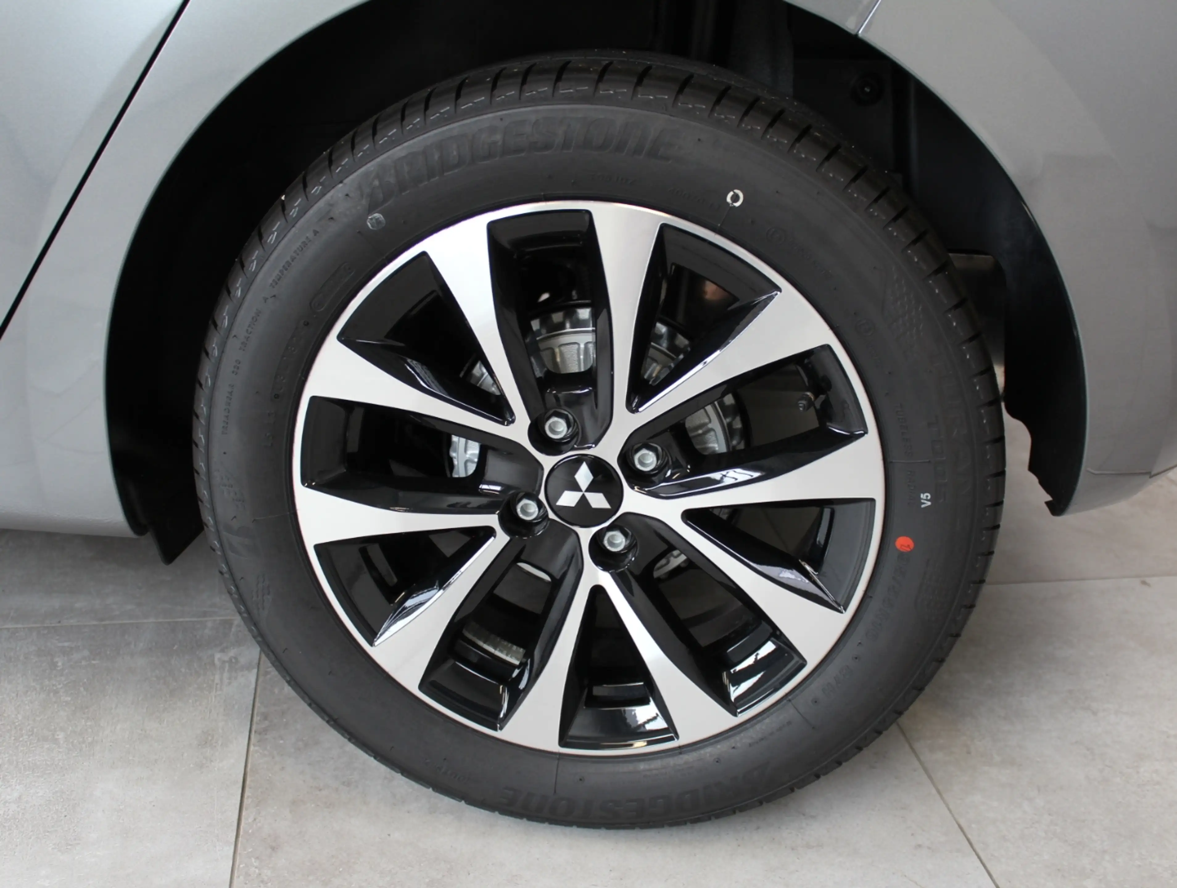 Mitsubishi Colt PLUS 1.0 T-Benziner 6-Gang — photo 8
