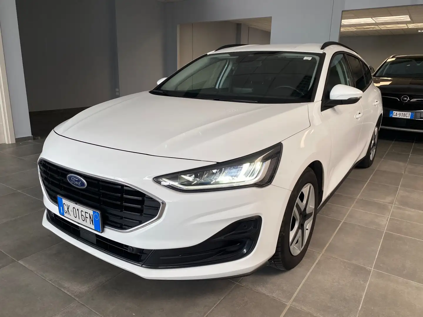 Ford Focus 1.5 EcoBlue 120 CV automatico SW Active Style Bianco - 1
