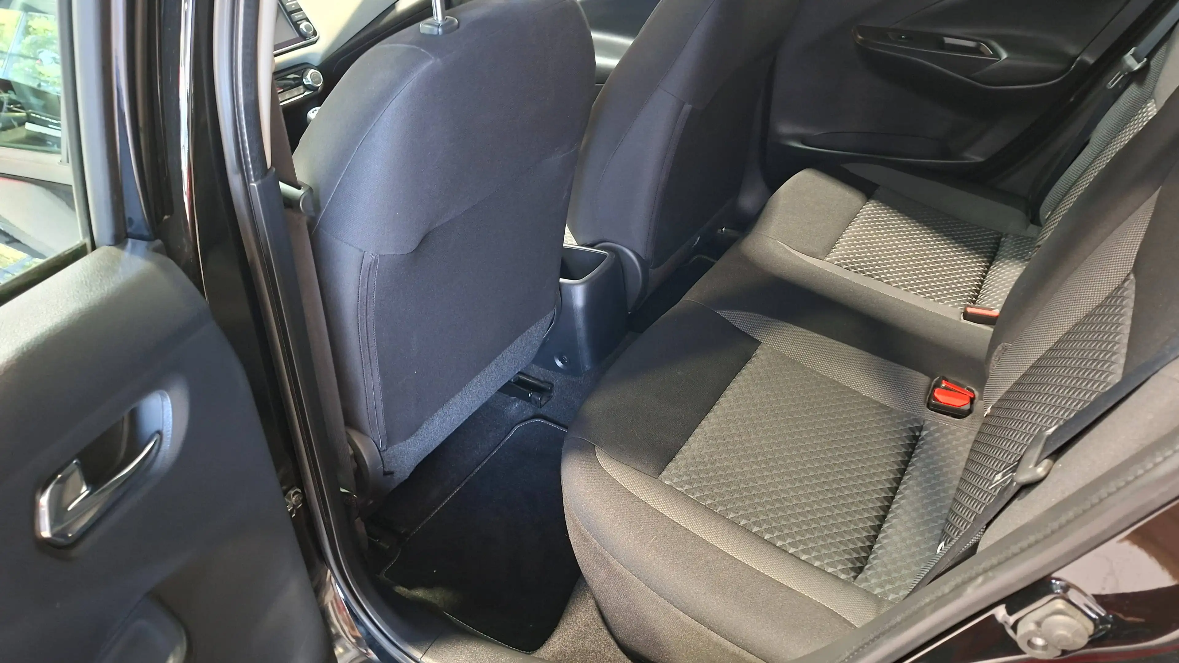 Nissan Micra Micra 1.0 IG-T Business — photo 8