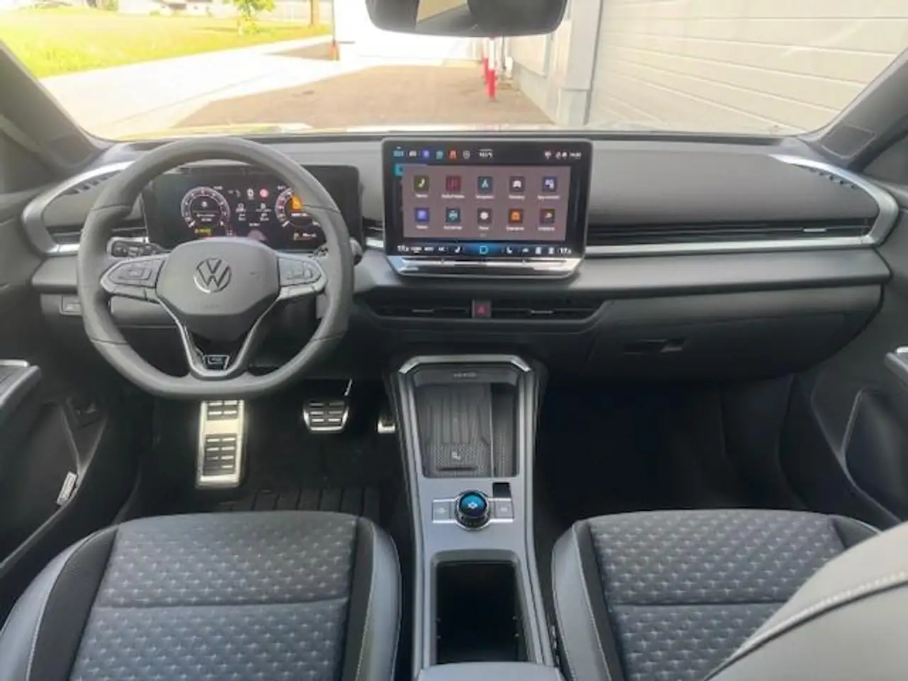 Volkswagen T-Roc 1.5 eTSI R-Line Pano Black GV5 19 Zoll 5