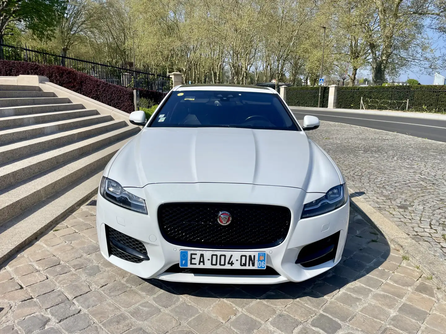 Jaguar XF V6 3.0 D - 300 ch BVA R-Sport - 2