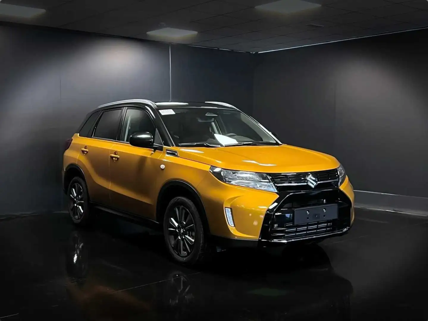 Suzuki Vitara 1.4 HYBRID ALLGRIP 4WD COOL+ Giallo - 2