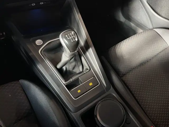 Volkswagen Golf view 11
