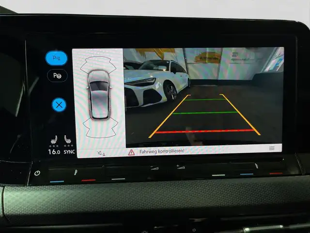Volkswagen Golf view 14