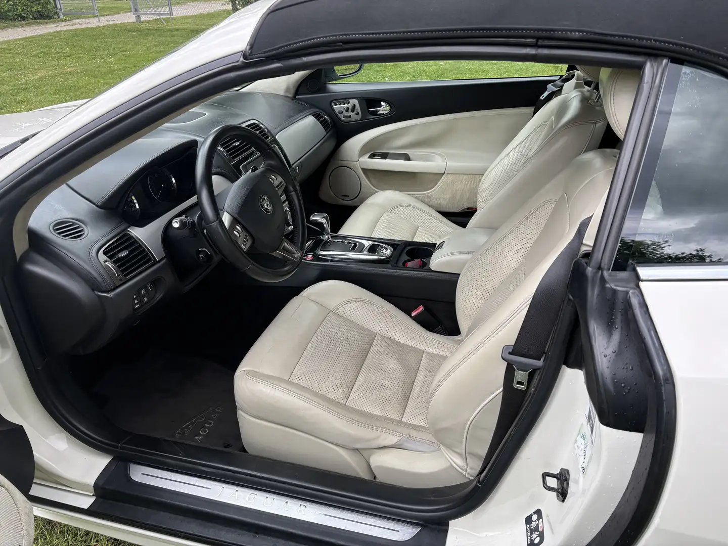 Jaguar XK8 Cabriolet - 1