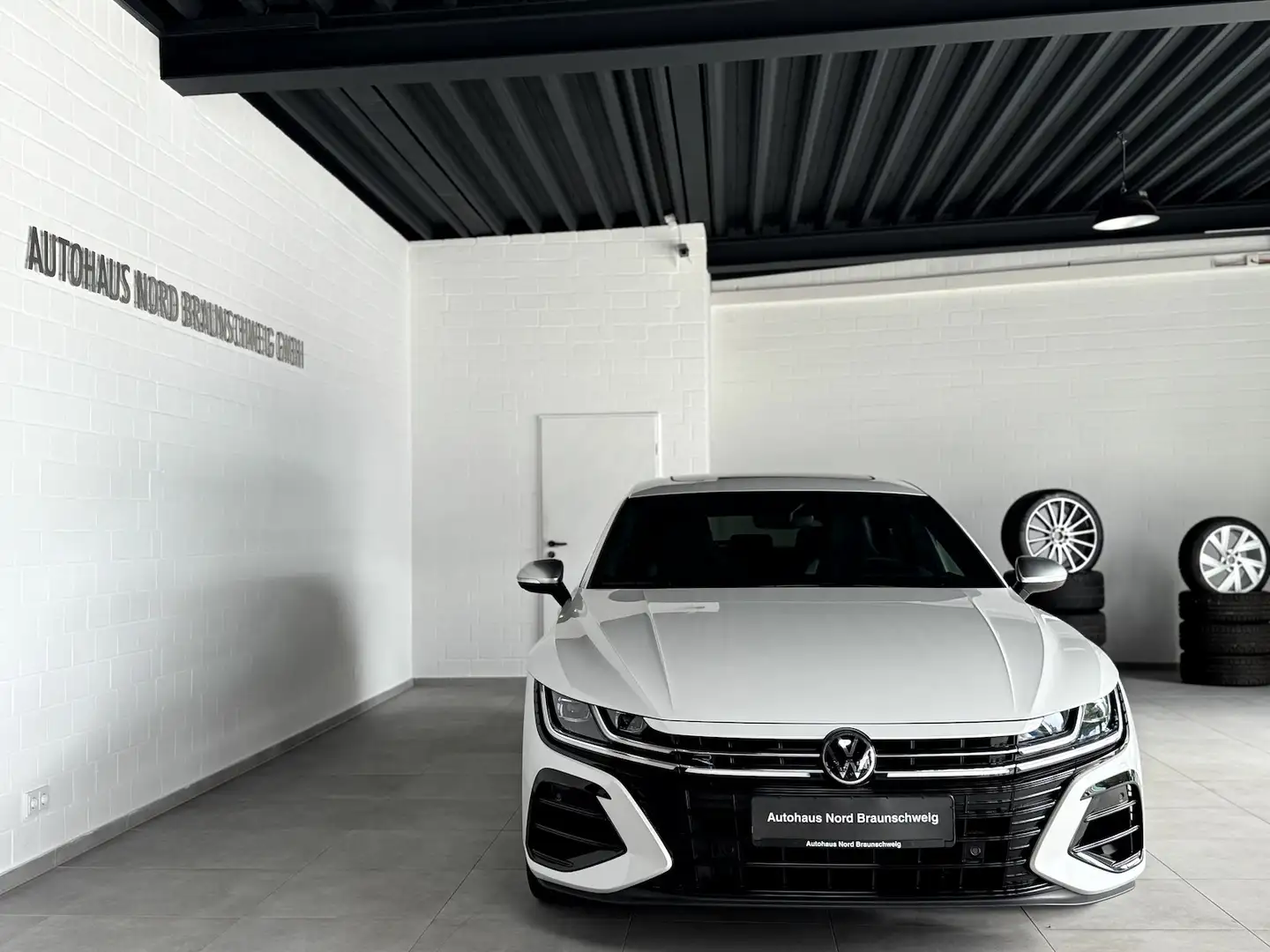 Volkswagen Arteon Shooting Brake R 2.0 TSI*Pano*IQ*H&K*AHK* Weiß - 2