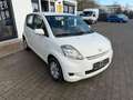 Daihatsu Sirion 1.3 67 kW (91 PS), Schalt. 5-Gang, Frontantrieb Weiß - thumbnail 2