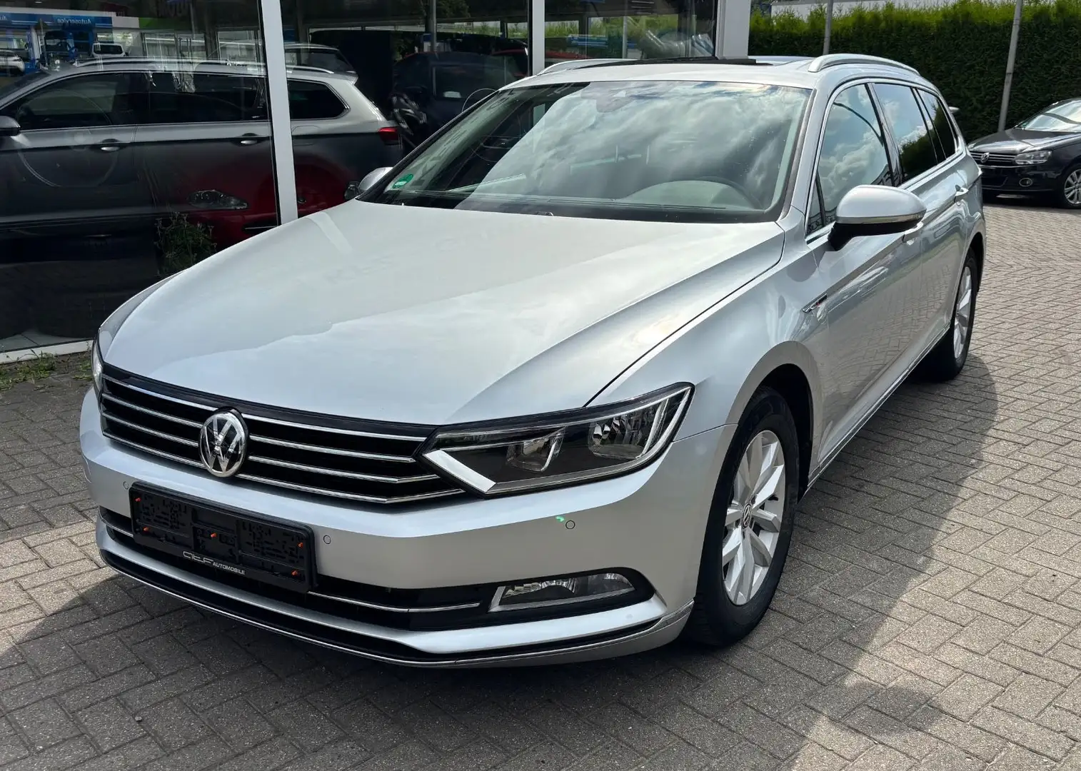 Volkswagen Passat Variant Comfortline BMT/Start-Stopp 4Moti Silber - 1