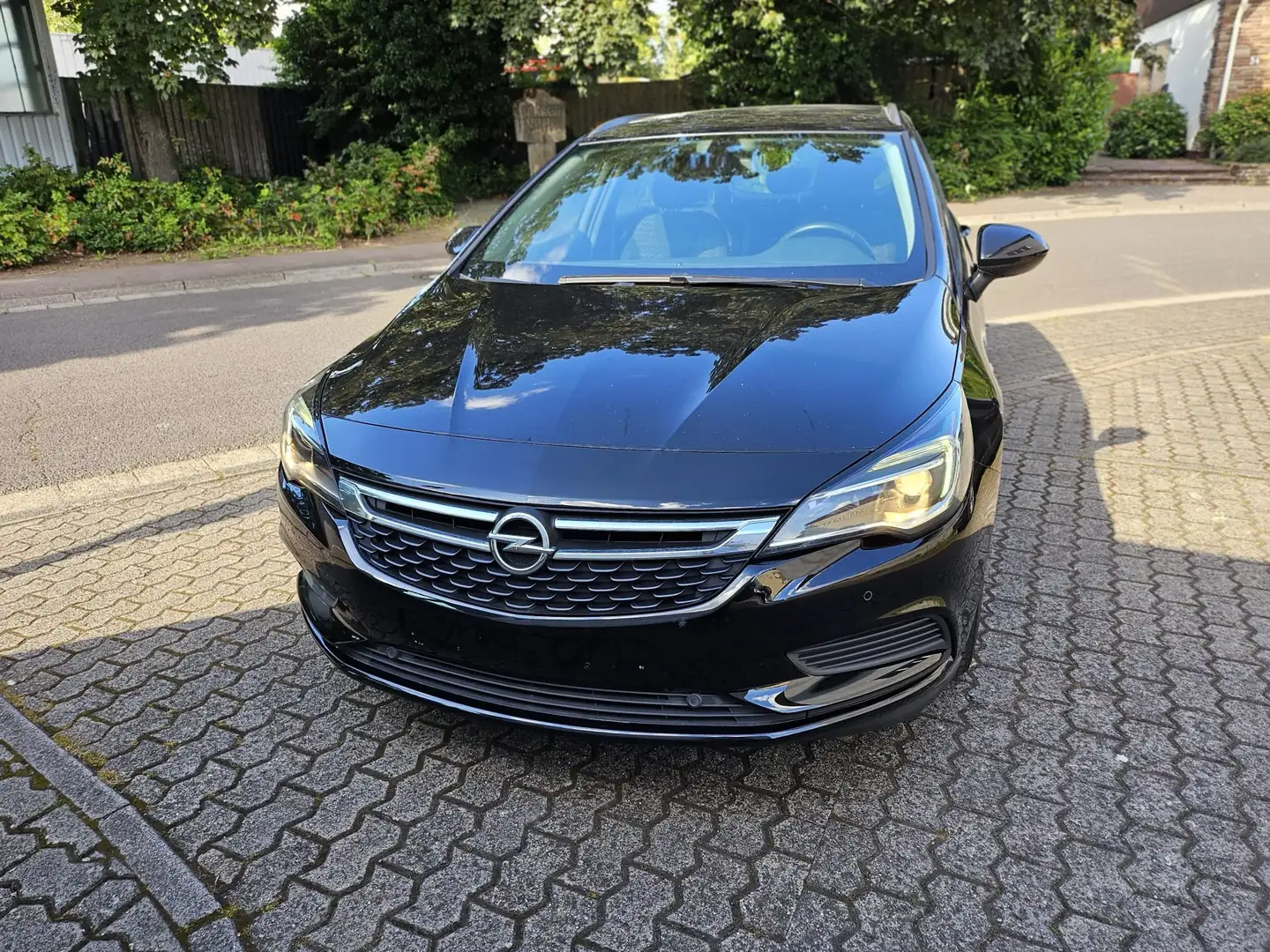 Opel Astra Business Start/Stop Schwarz - 1
