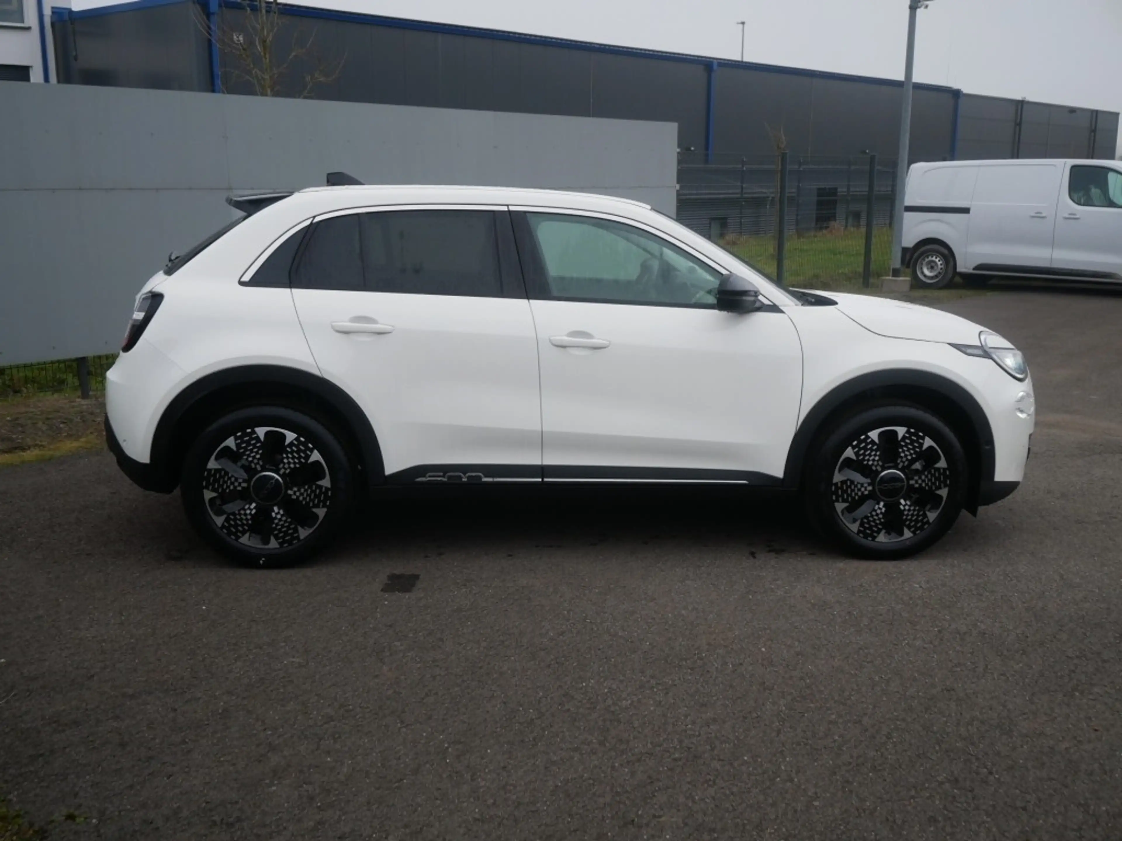 Fiat 600 HYBRID LA PRIMA 1.2 110 PS DCT6 LED NAVI KAMERA — photo 2