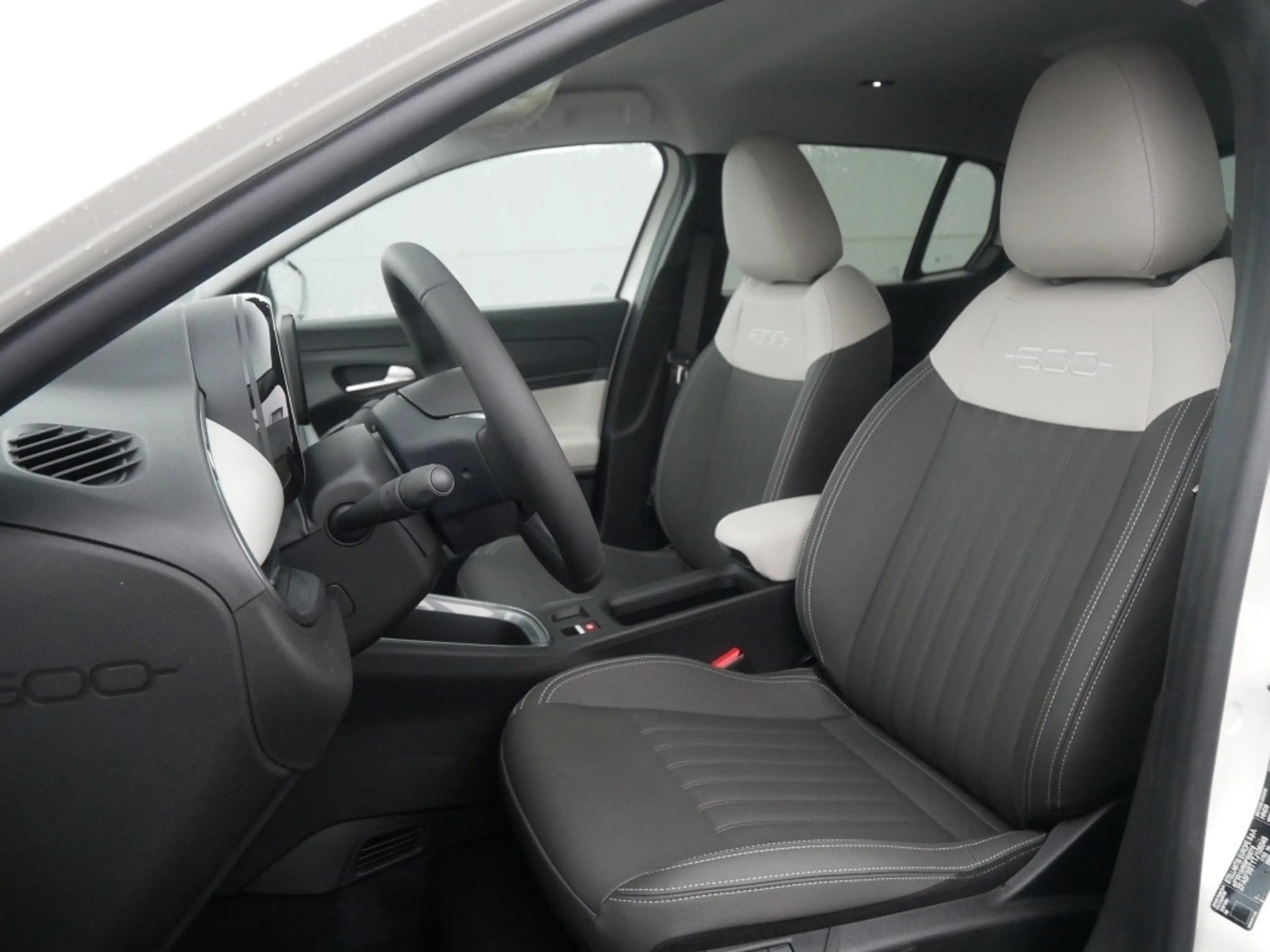 Fiat 600 HYBRID LA PRIMA 1.2 110 PS DCT6 LED NAVI KAMERA — photo 13