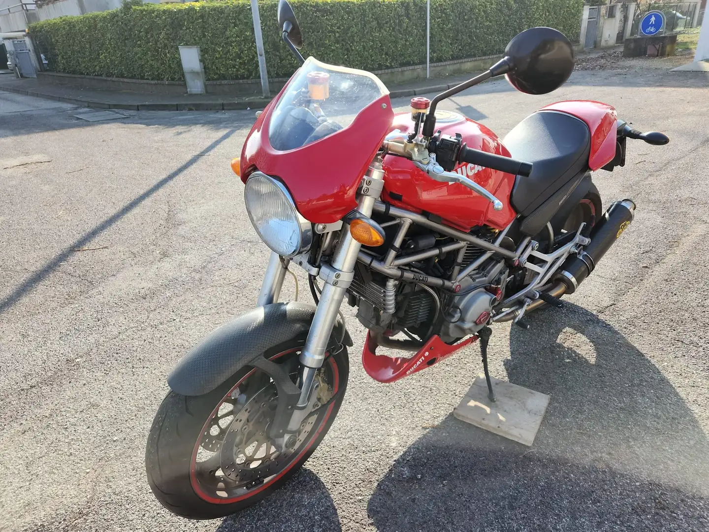 Ducati Monster 900 S crvena - 1