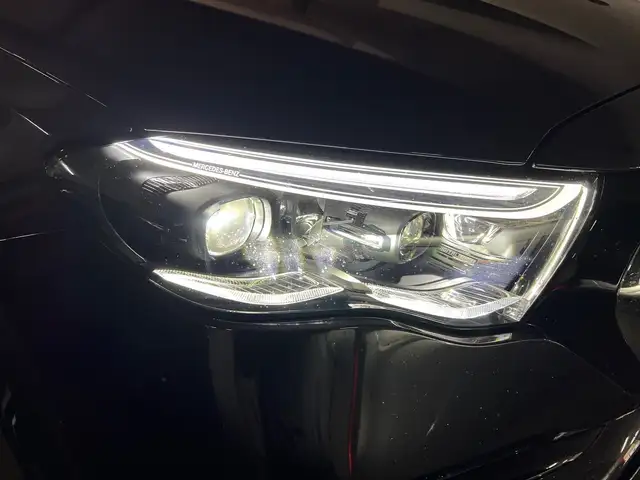 Mercedes-Benz E 220 d 4MATIC T Navi,Rückfahrkamera,Klima Ansicht 10