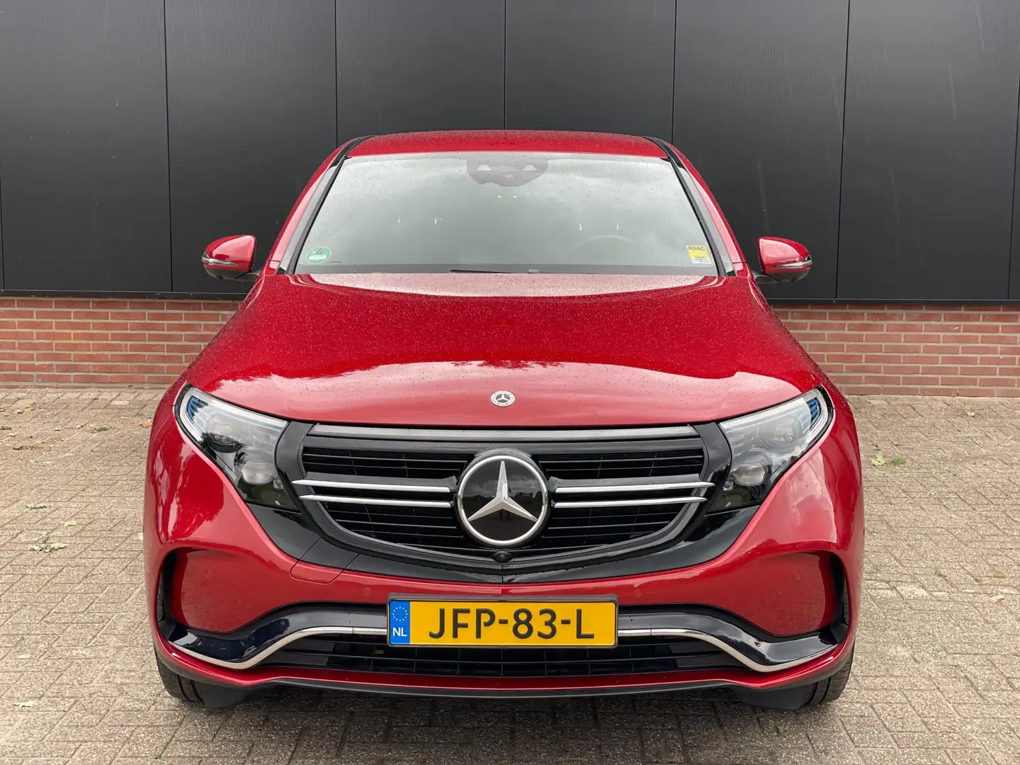 Mercedes-Benz EQC 400 4MATIC Premium AMG-Line Plus 80 kWh Burmester Rood - 2
