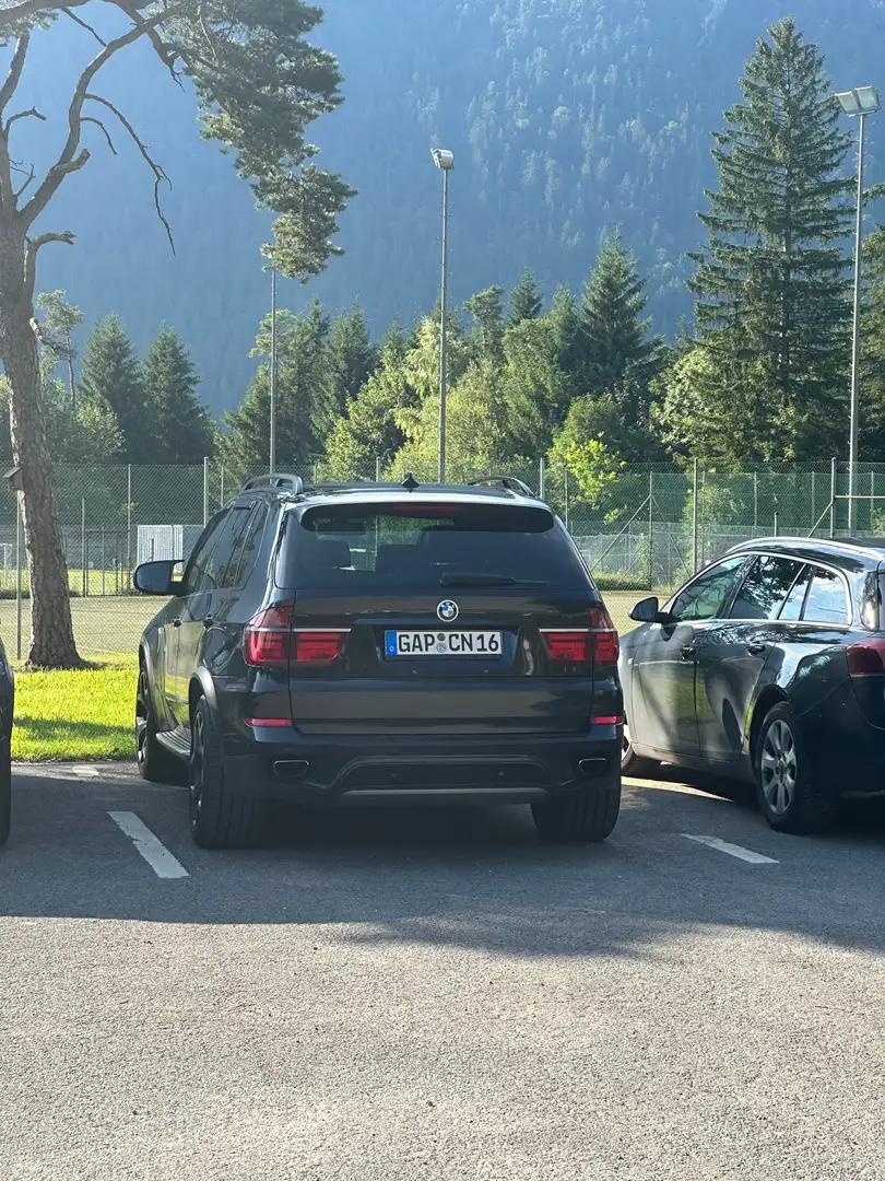 BMW X5 xDrive50i Чорний - 2