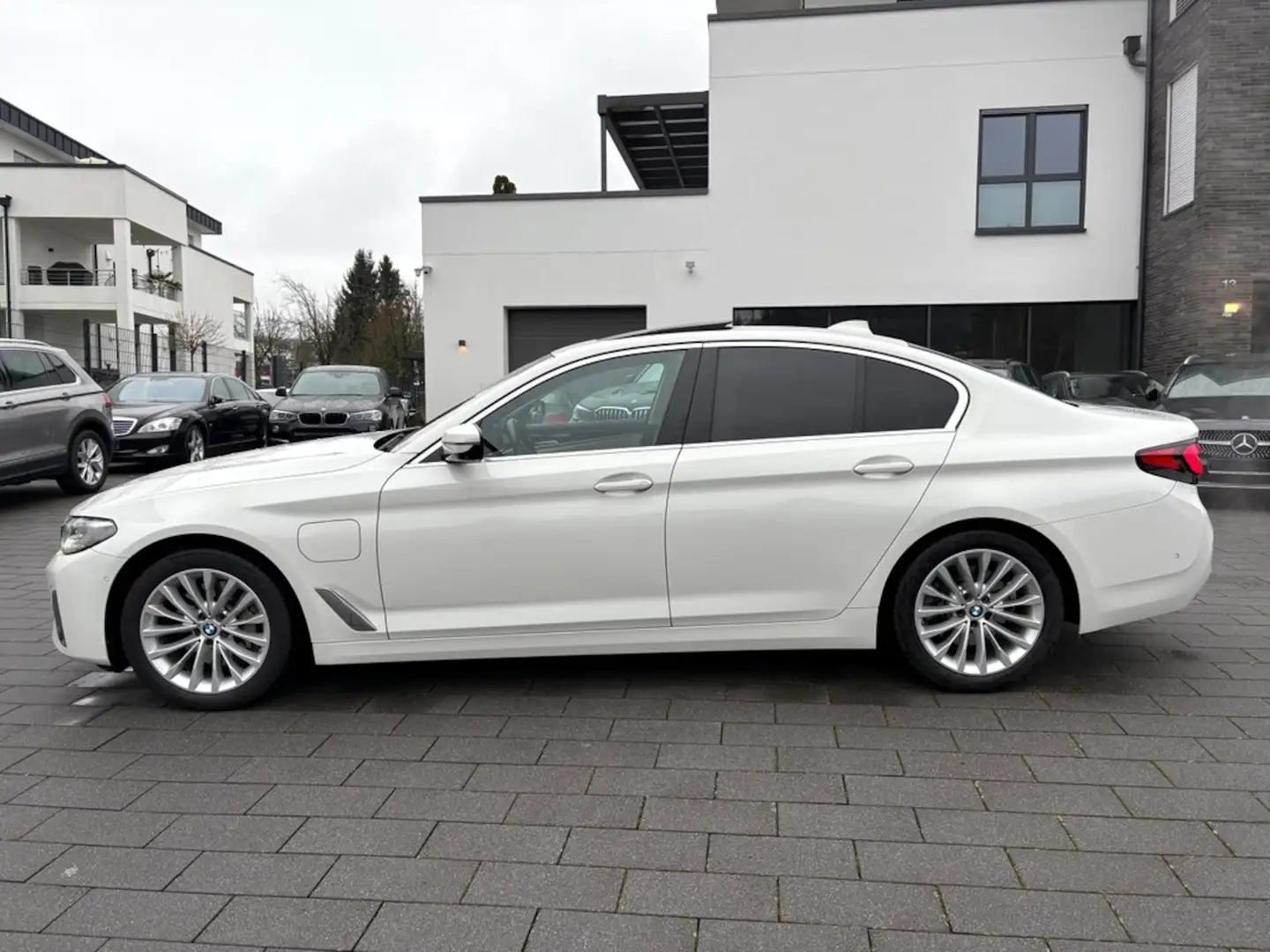 BMW 530 530e Lim. LCI LUXURY GSD H&K TOP VIEW Blanc - 2