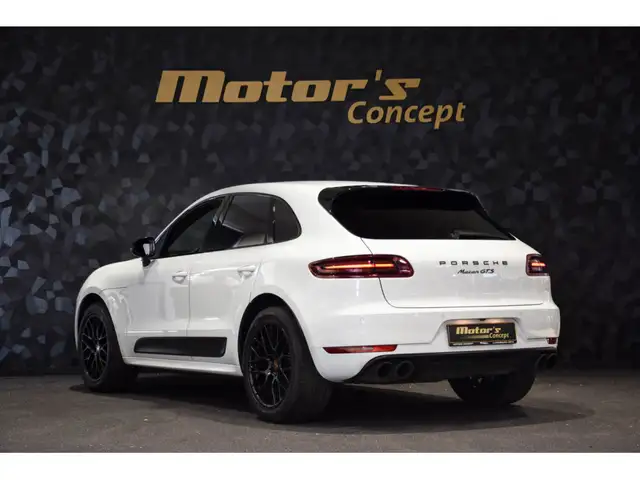 Porsche Macan view 7