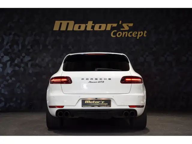 Porsche Macan view 5