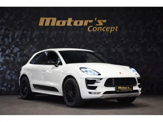 Porsche Macan view 6