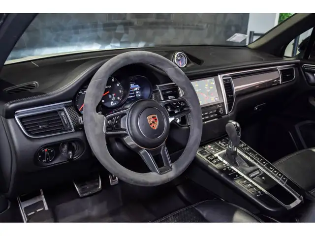 Porsche Macan view 8