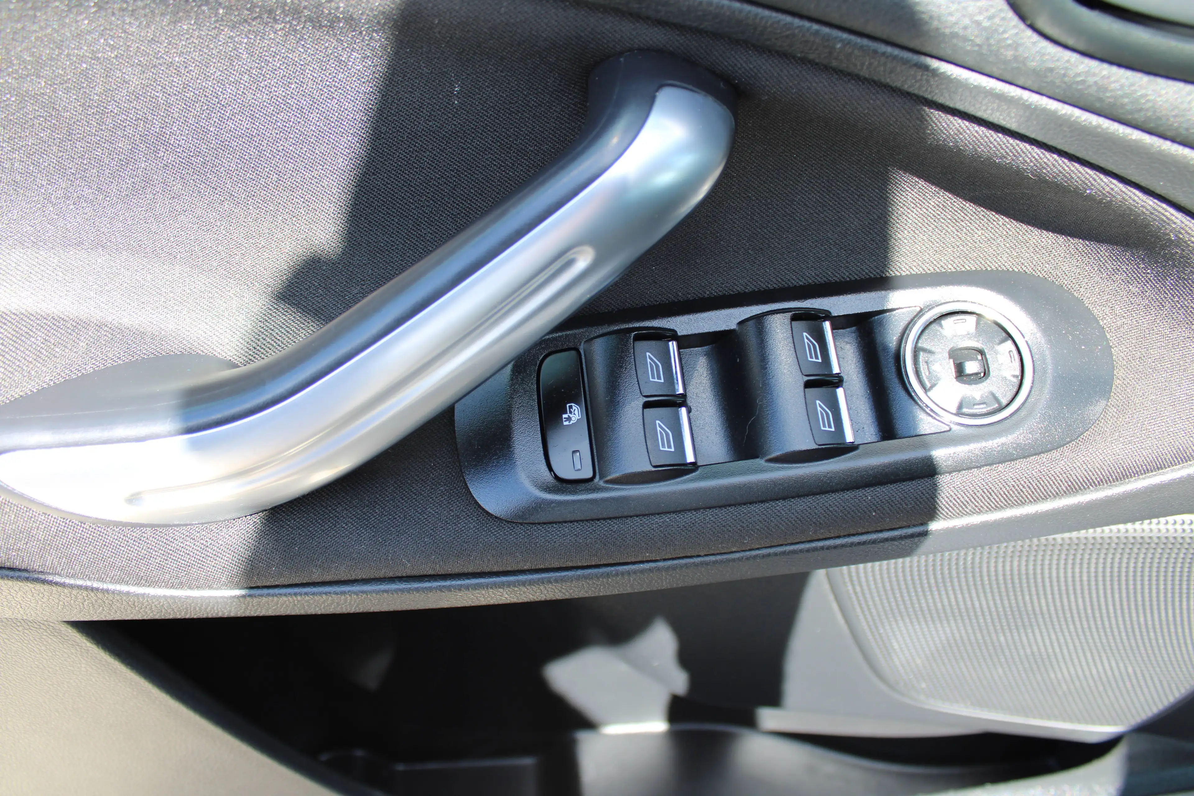 Ford Galaxy Trend 1,6 TDCi — photo 12