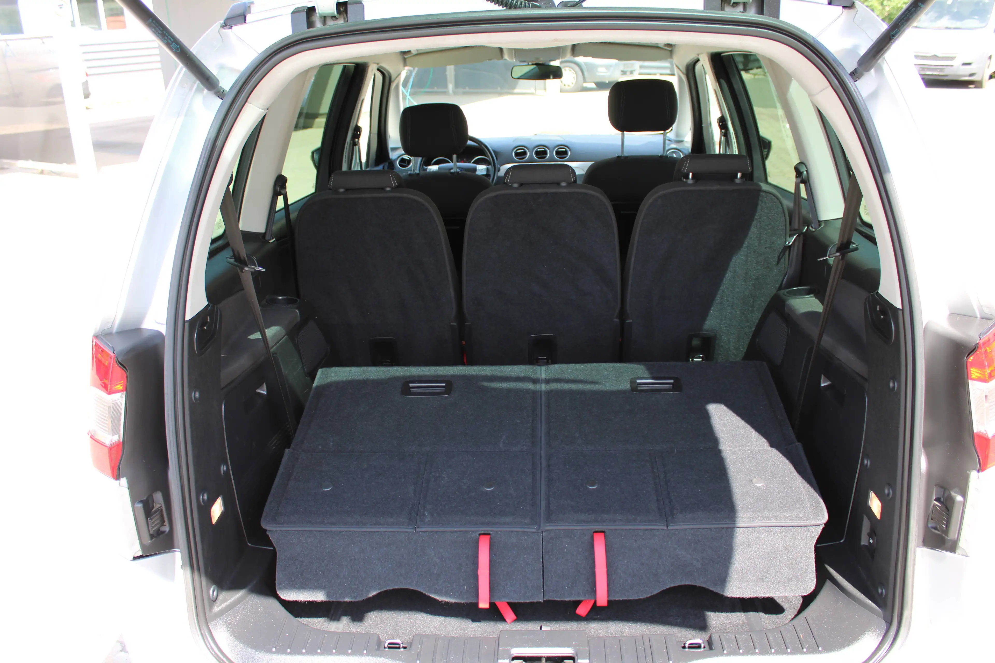 Ford Galaxy Trend 1,6 TDCi — photo 8