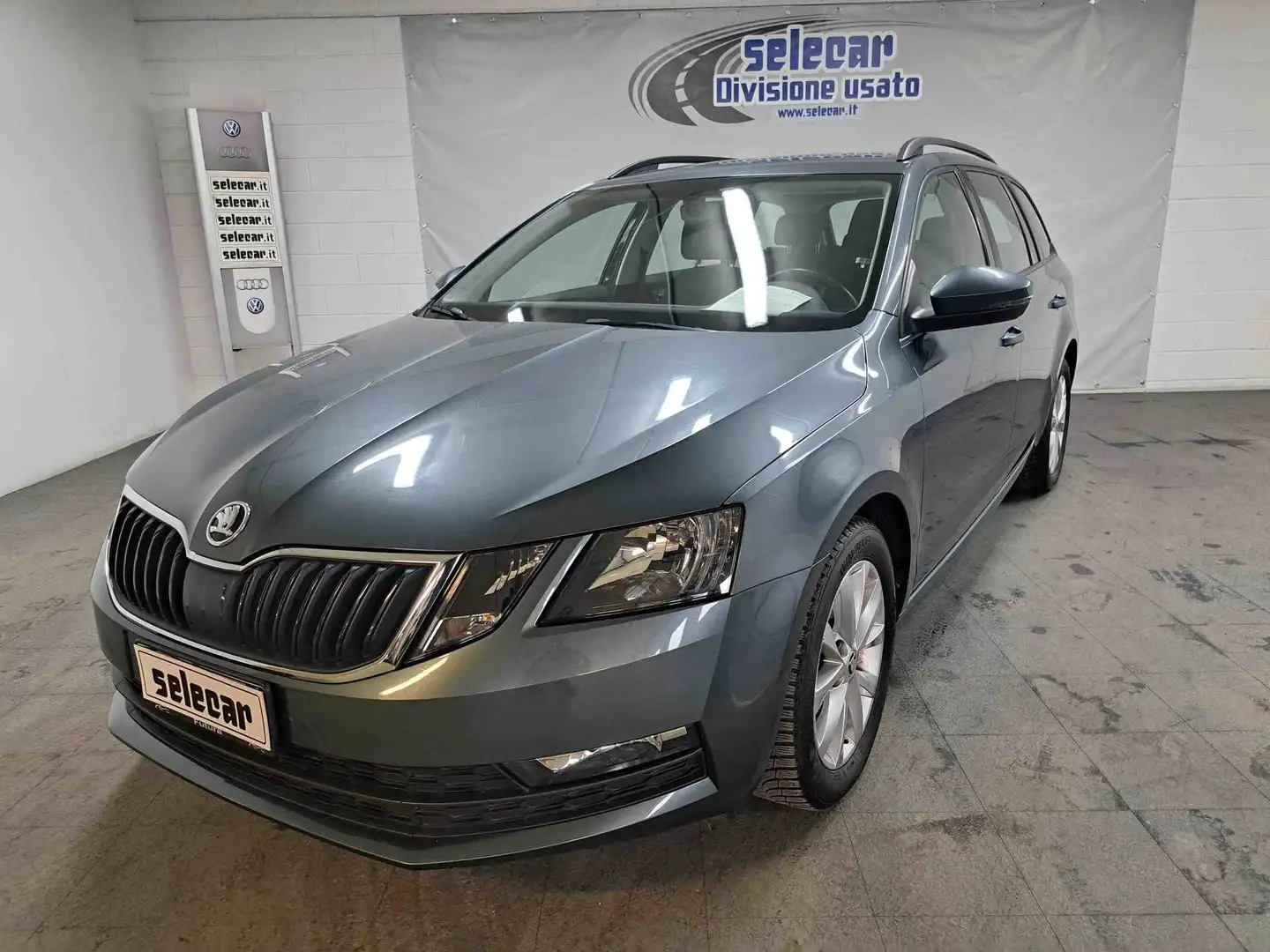 Skoda Octavia Octavia Wagon 1.5 g-tec Executive 130cv dsg Grigio - 1