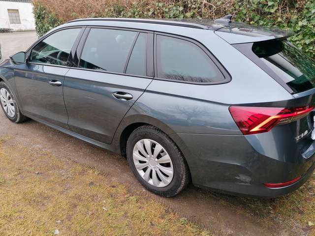 Imagine Skoda Octavia Octavia Combi 2.0 TDI DSG Ambition