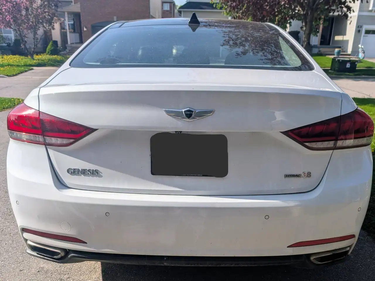 Hyundai Genesis снимка Hyundai Genesis