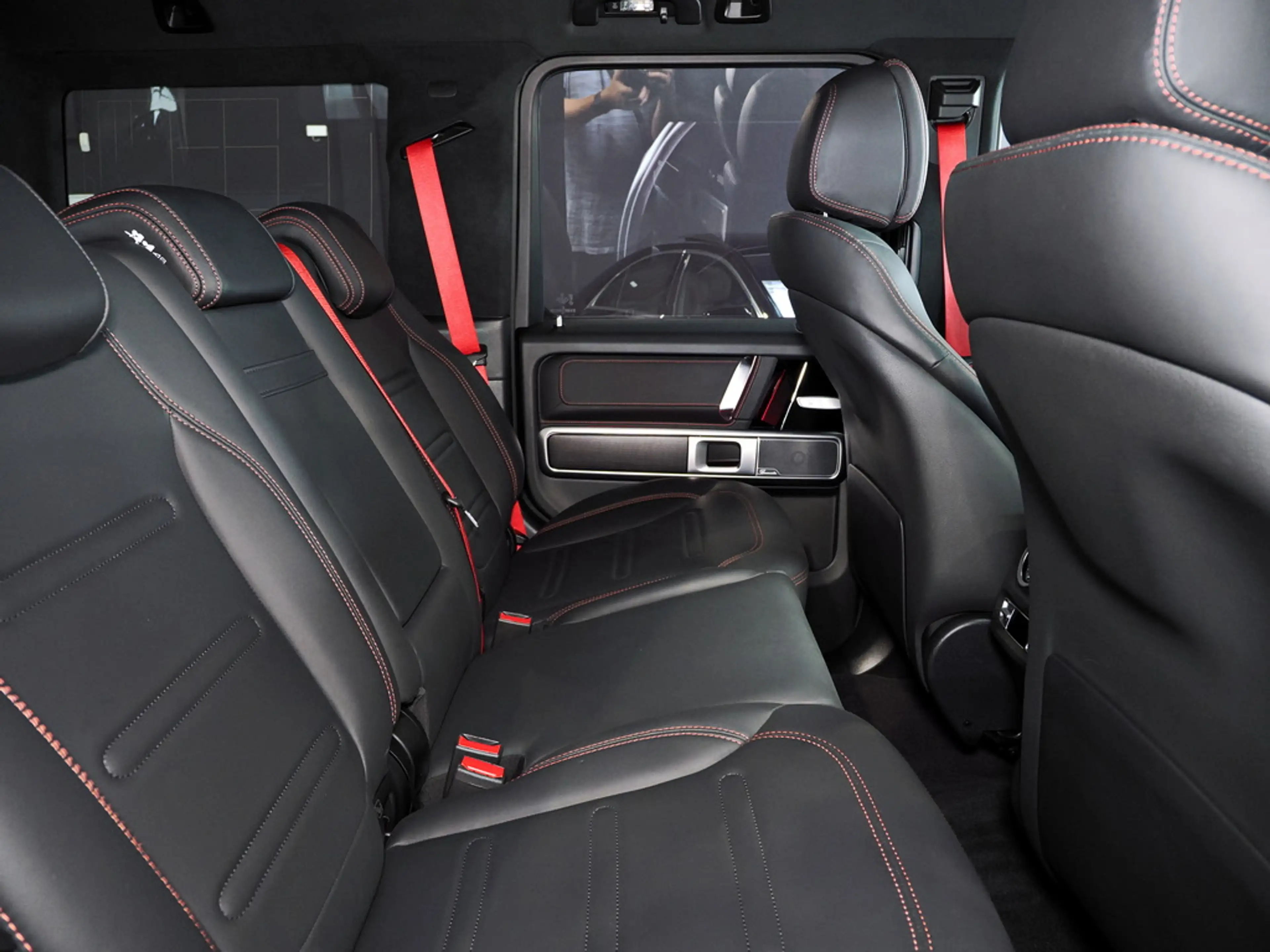 Mercedes-Benz G 400 d AMG 360 KAMARA NIGHT SHZ ACC LEDER — photo 14