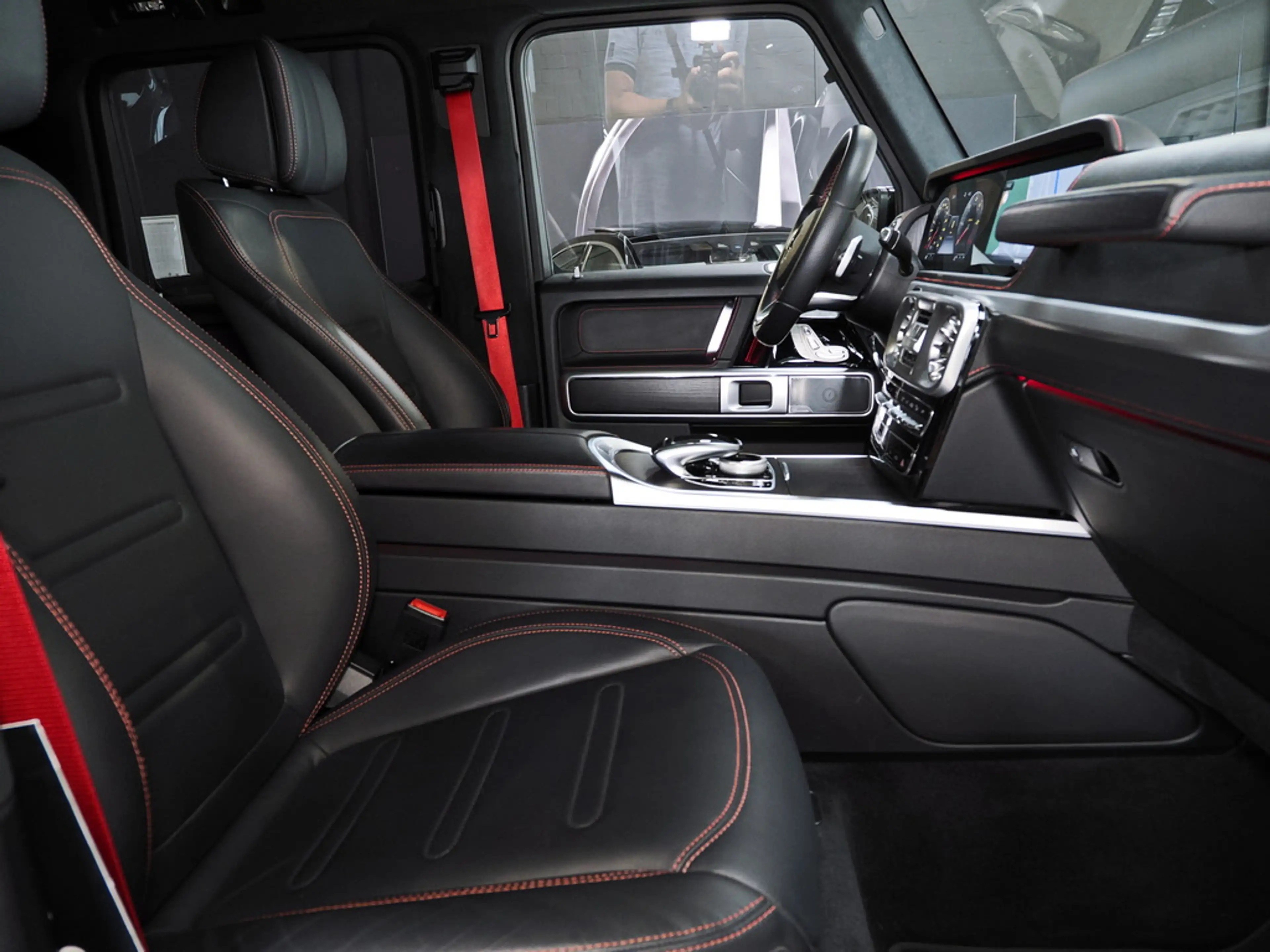 Mercedes-Benz G 400 d AMG 360 KAMARA NIGHT SHZ ACC LEDER — photo 12