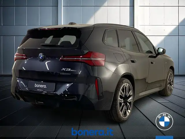 BMW X3 view 6