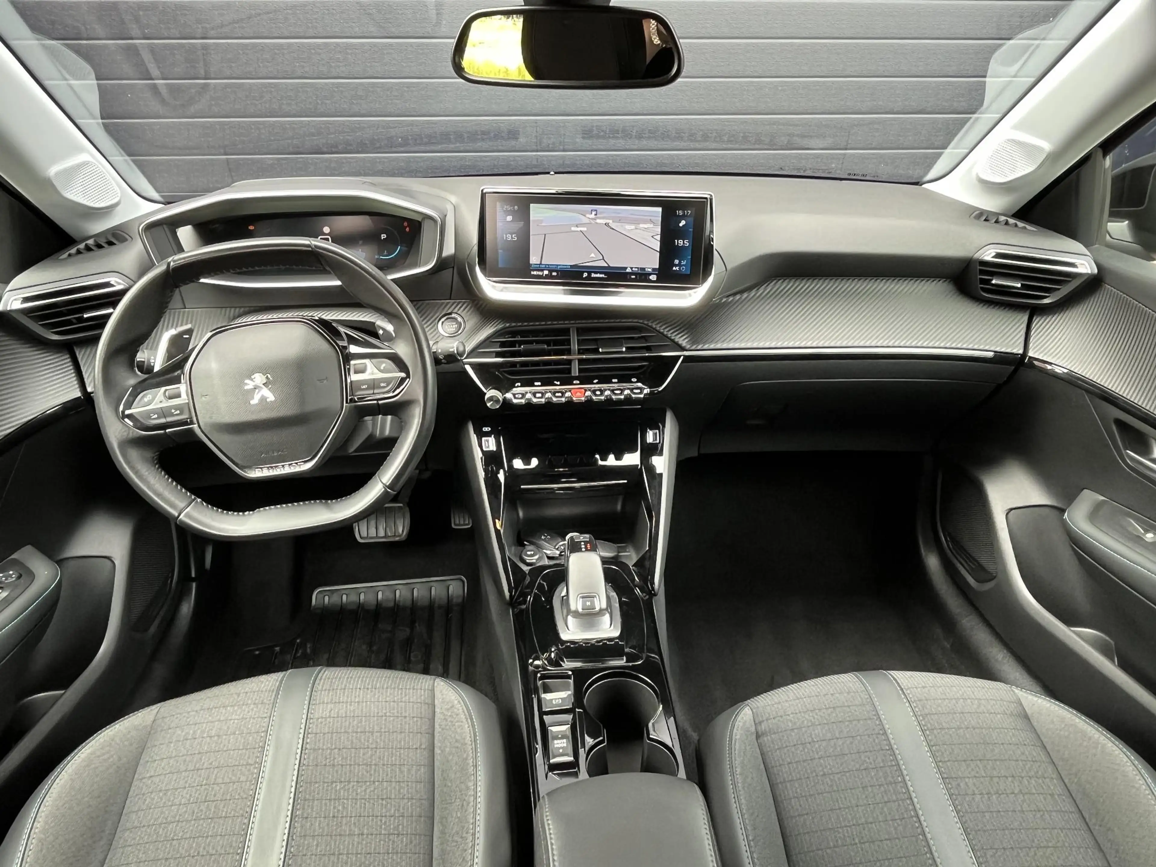 Peugeot 208 1.2 PureTech Allure Automaat, Camera, Navigatie, D — photo 2