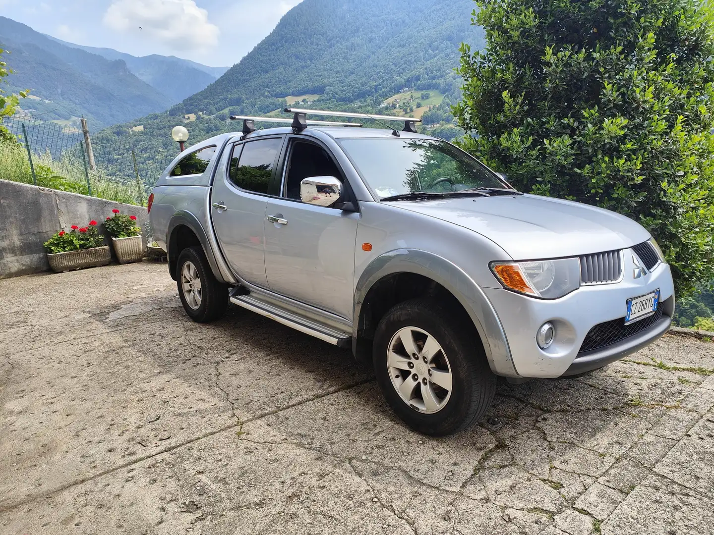 Mitsubishi L200 c.cab 2.5 di-d Invite - 1