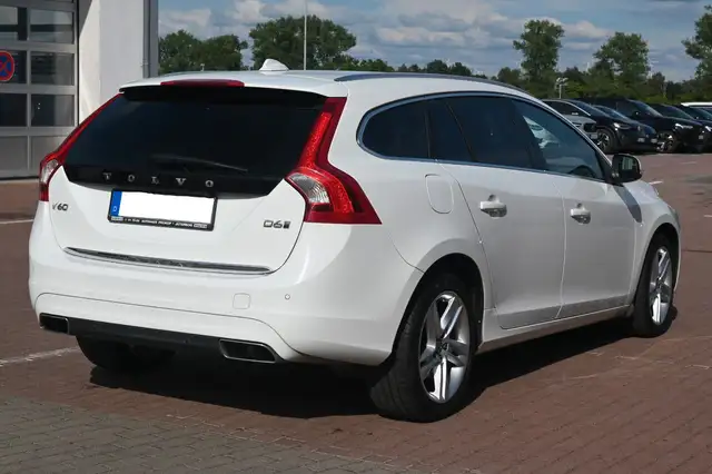 Volvo V60 view 6