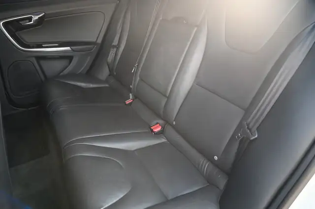 Volvo V60 view 15