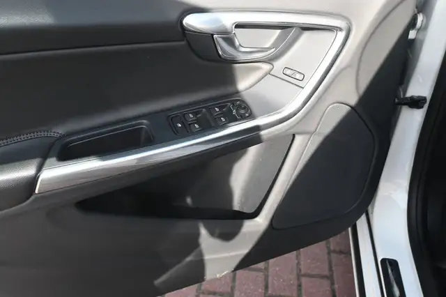 Volvo V60 view 12
