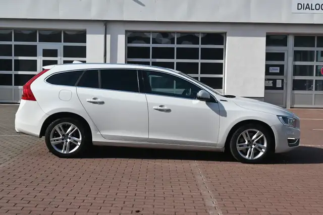 Volvo V60 view 7