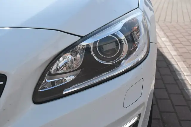 Volvo V60 view 10