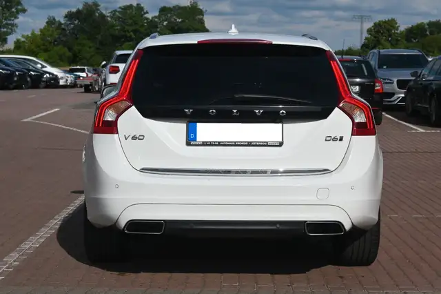 Volvo V60 view 5