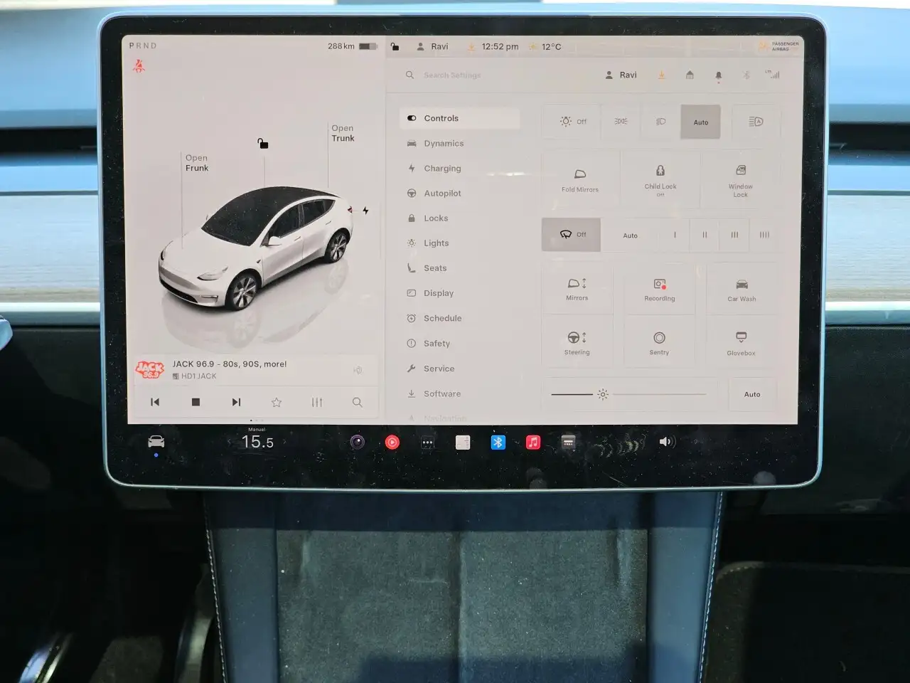 Tesla Model Y снимка Tesla Model Y