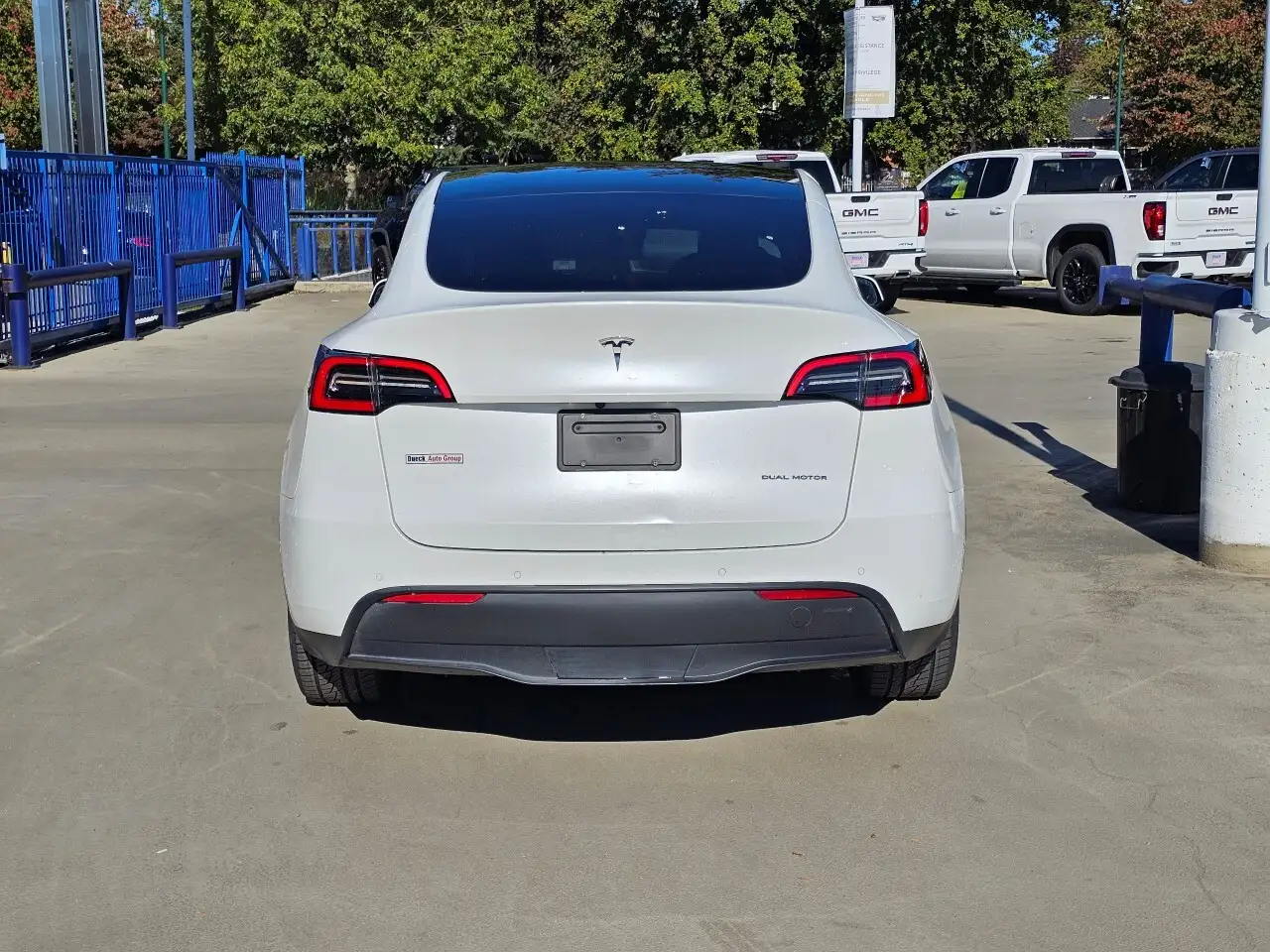 Tesla Model Y снимка Tesla Model Y