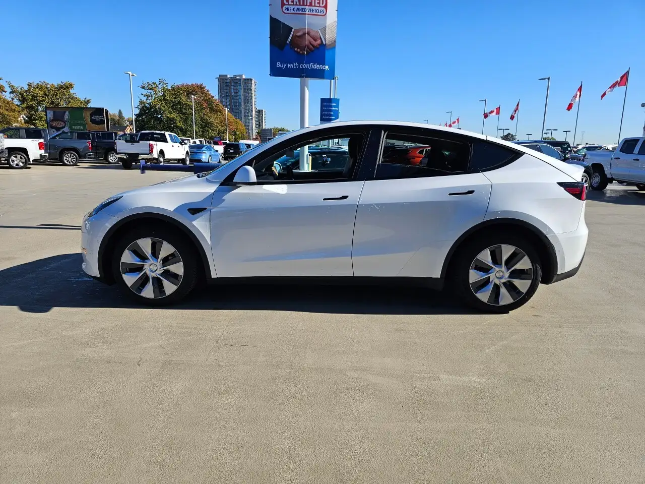 Tesla Model Y снимка Tesla Model Y