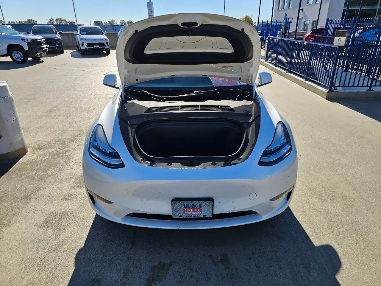 Tesla Model Y снимка Tesla Model Y