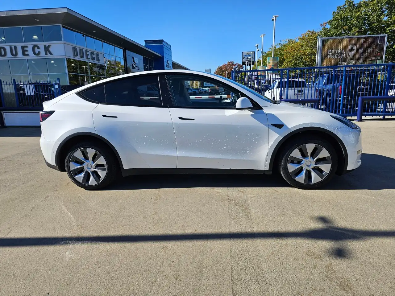 Tesla Model Y снимка Tesla Model Y