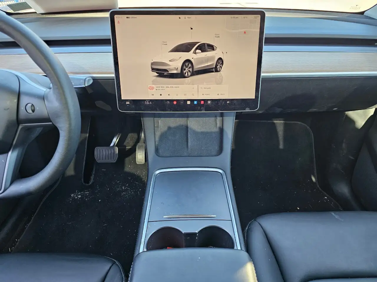Tesla Model Y снимка Tesla Model Y