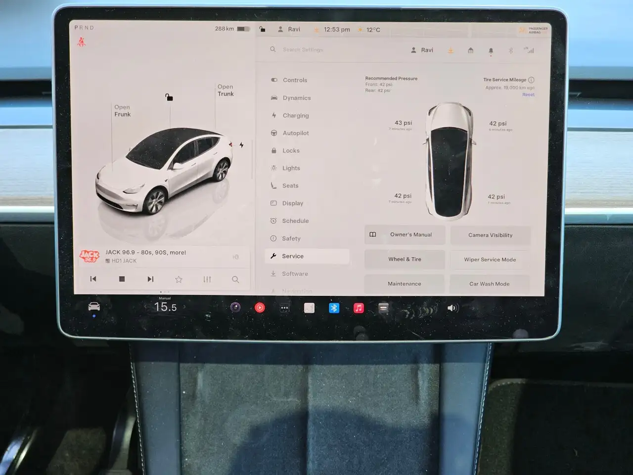 Tesla Model Y снимка Tesla Model Y