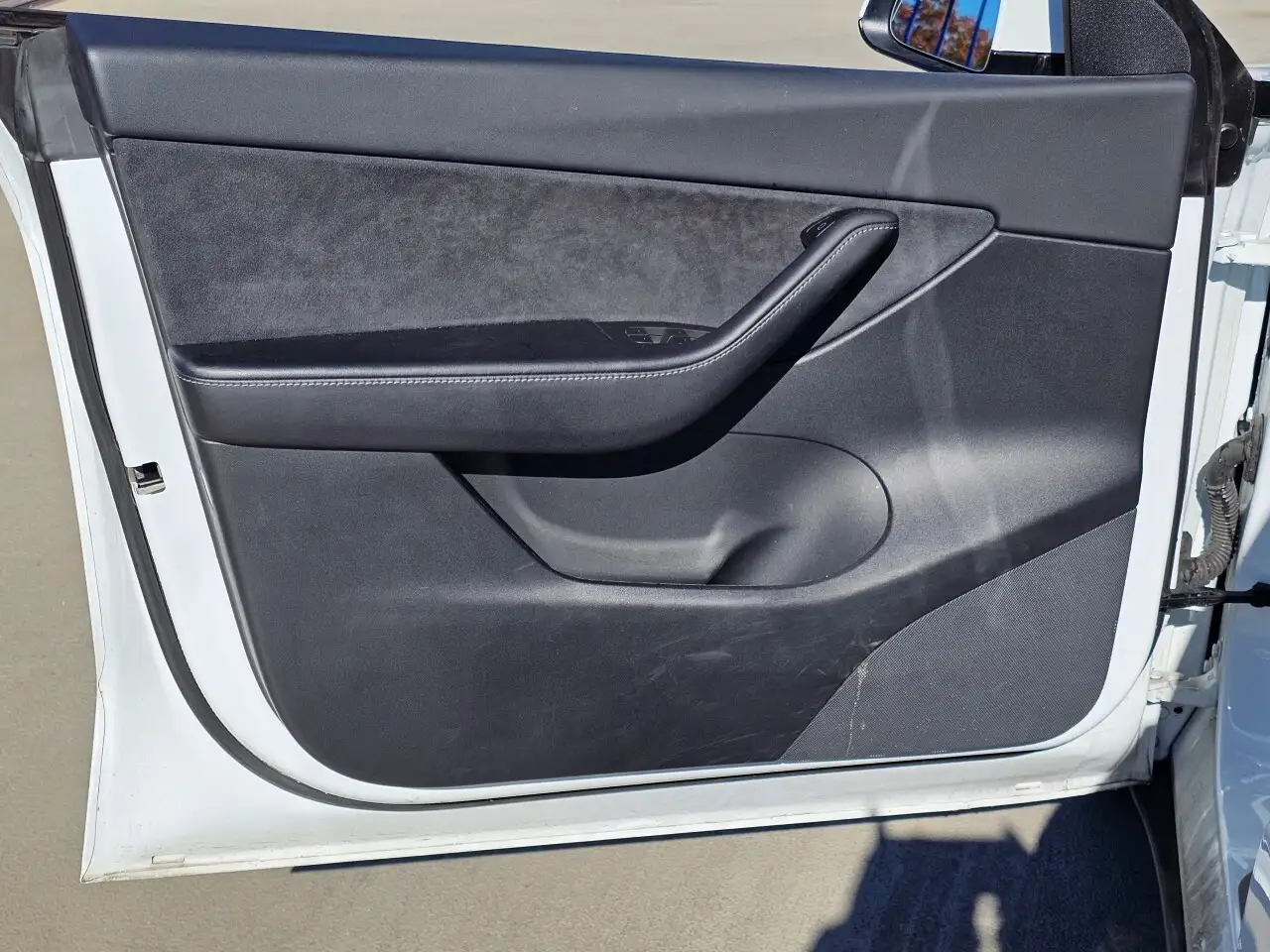 Tesla Model Y снимка Tesla Model Y