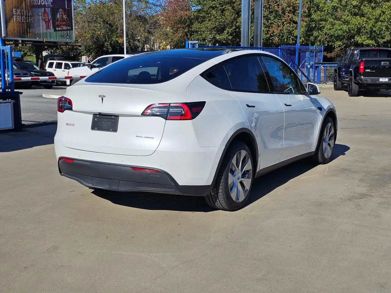 Tesla Model Y снимка Tesla Model Y