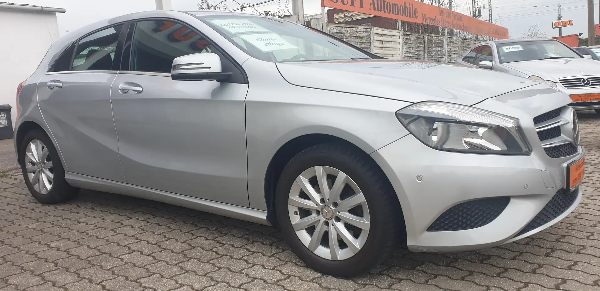 Mercedes-Benz A 180 BE 7G-DCT Style Navi Sitzheizung PTS Erst 56500 KM Silber - 2